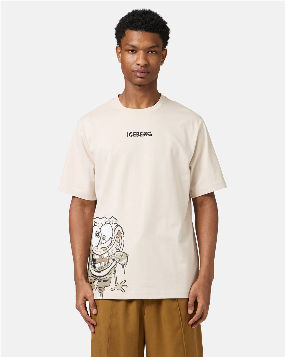 Puderfarbenes T-Shirt im Regular Fit aus Jersey mit Spongebob-Print - Iceberg - Official Website