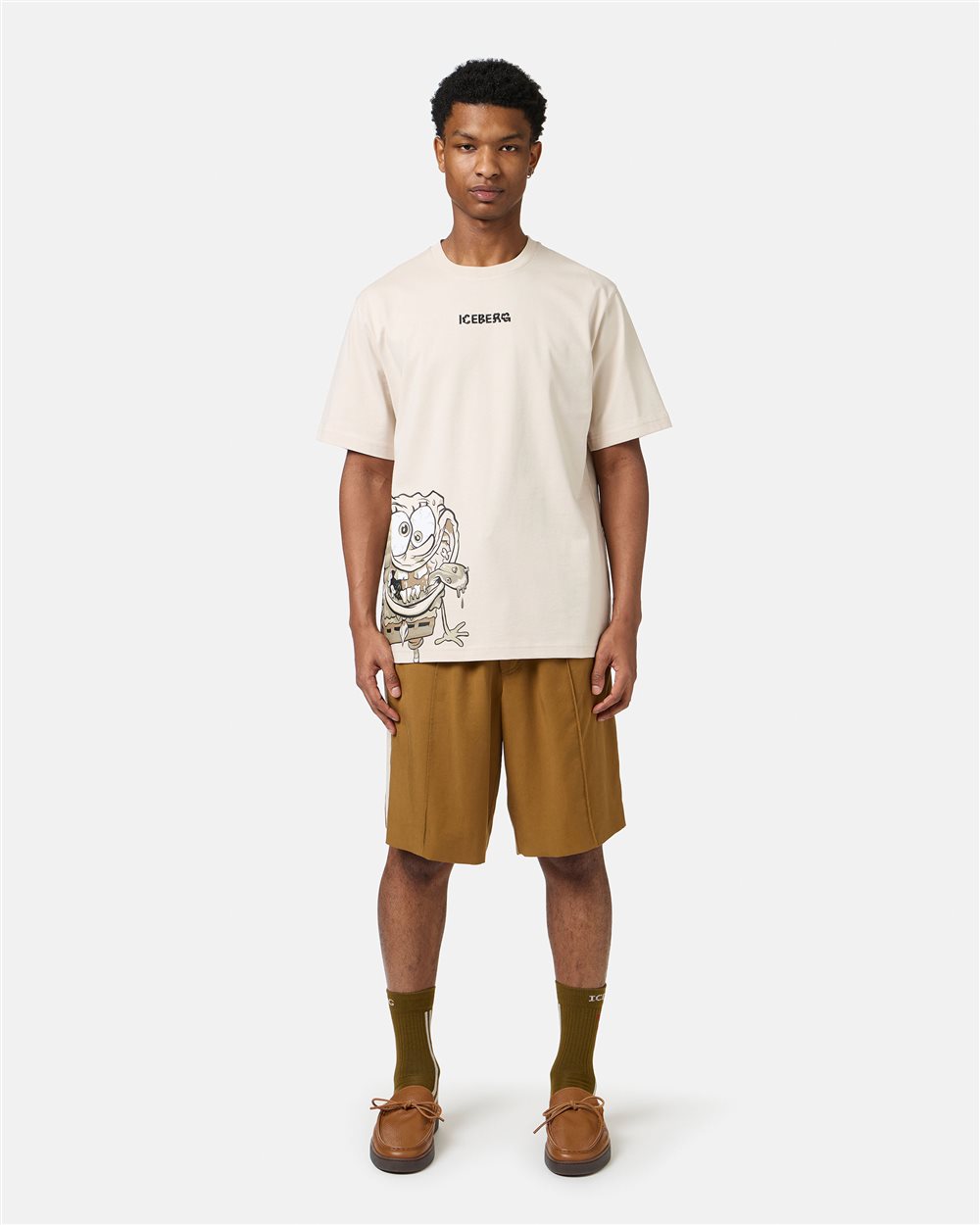 Puderfarbenes T-Shirt im Regular Fit aus Jersey mit Spongebob-Print - Iceberg - Official Website