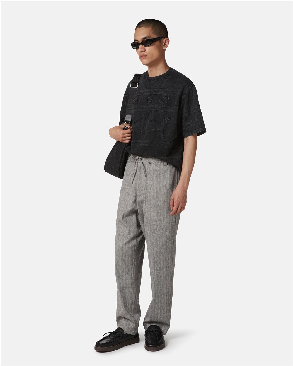 Relaxed fit black T-shirt in dyed cotton jersey - Iceberg - Official Website