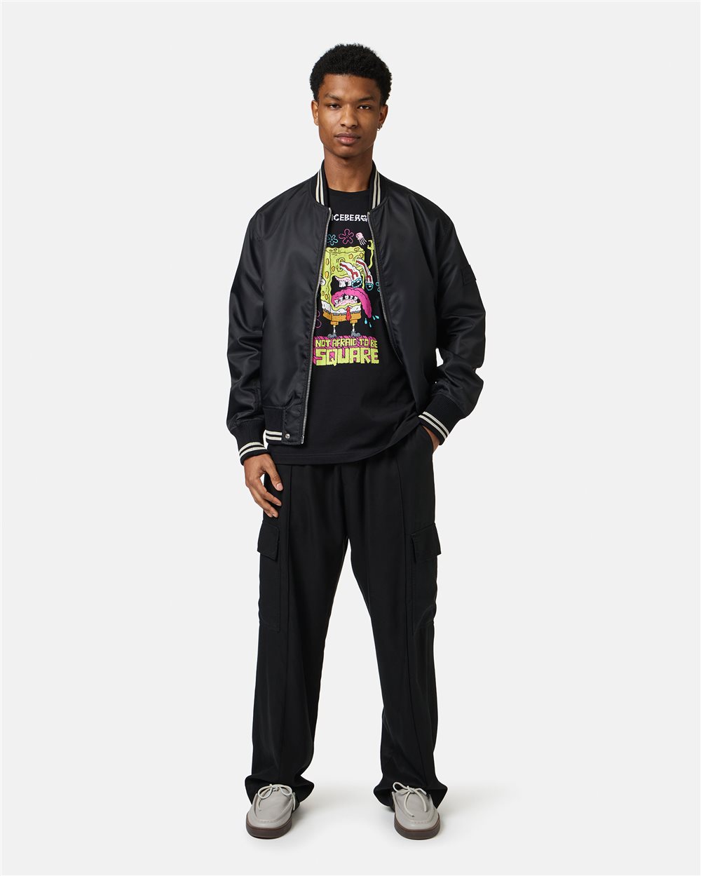 Schwarzes T-Shirt im Regular Fit mit Spongebob-Print - Iceberg - Official Website