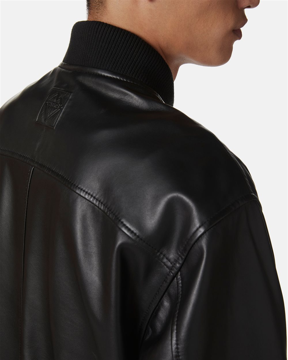 Giubbotto in nappa nero con trattamento ombreggiatura e logo - Iceberg - Official Website