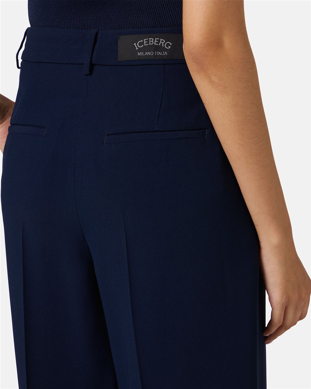 Tailoring wide leg blue trousers in cadi with sartorial detail - Iceberg - Official Website