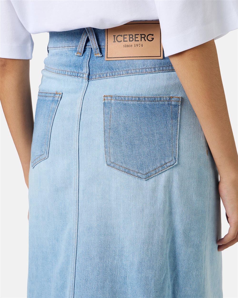 Indigo denim skirt with regular waist and loose fit - Iceberg - Official Website