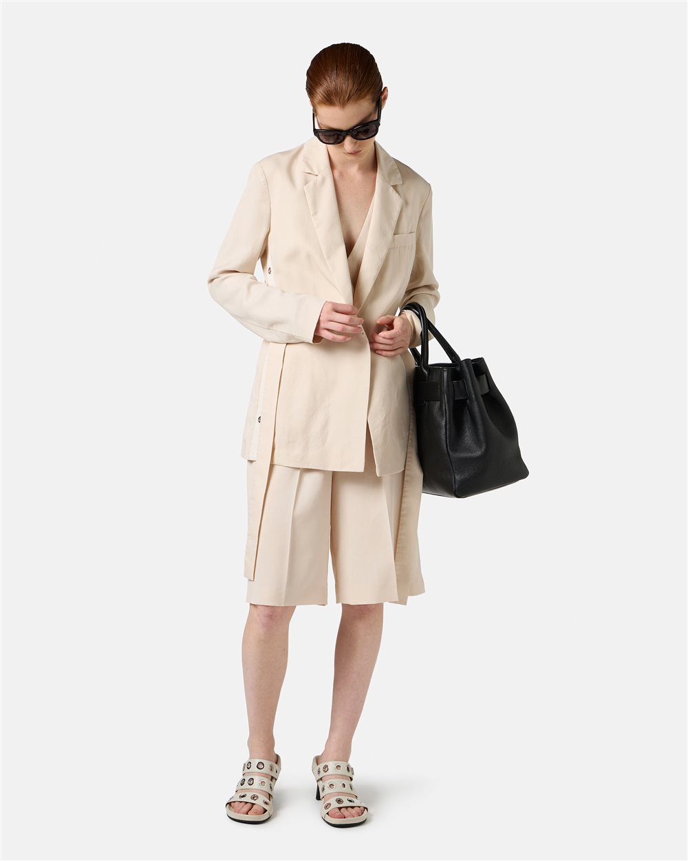 Powder-colored comfort fit Bermuda shorts in flowing Tencel fabric - Iceberg - Official Website