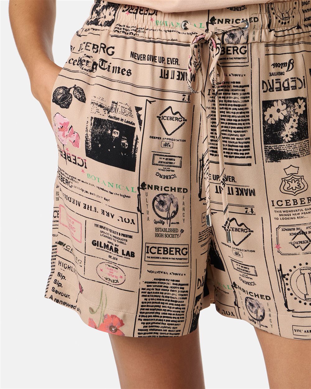 Short Bermuda shorts in double georgette of RCS certified viscose - Iceberg - Official Website