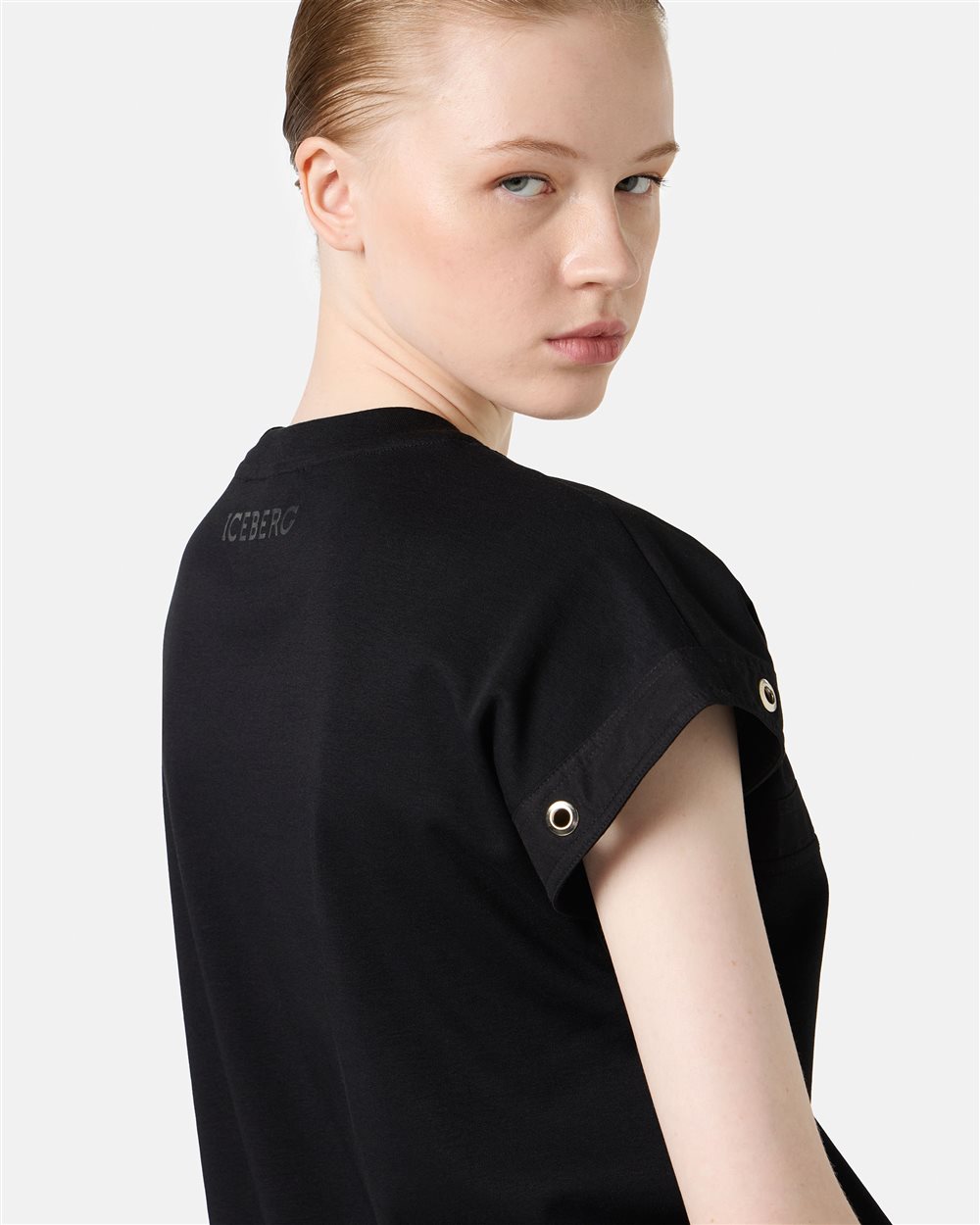 Black T-shirt in GOTS certified sustainable interlock fabric - Iceberg - Official Website