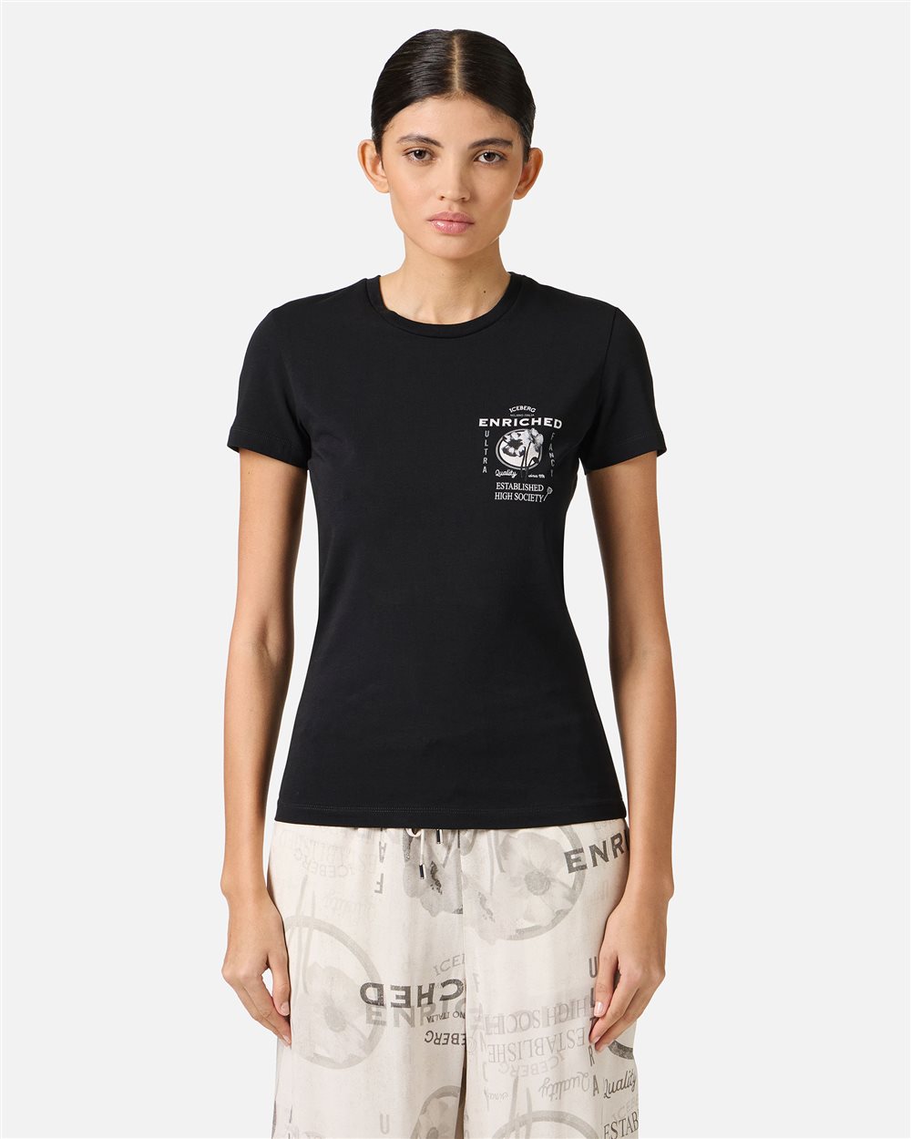 Black background sustainable stretch cotton jersey t-shirt - Iceberg - Official Website
