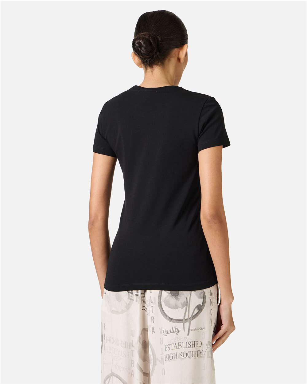 Black background sustainable stretch cotton jersey t-shirt - Iceberg - Official Website