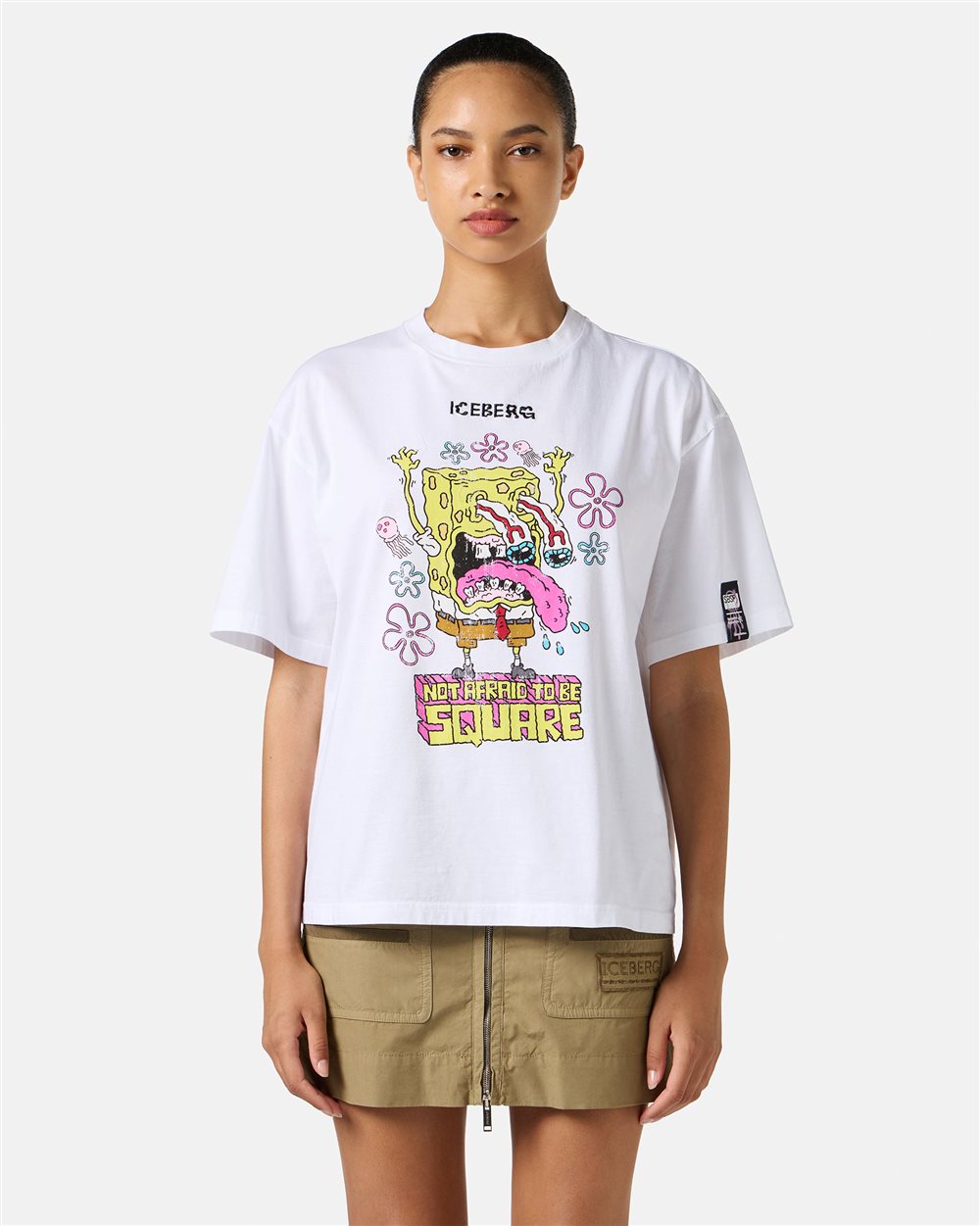 T-shirt bianca in cotone con mix di stampe e patch di Spongebob - Iceberg - Official Website