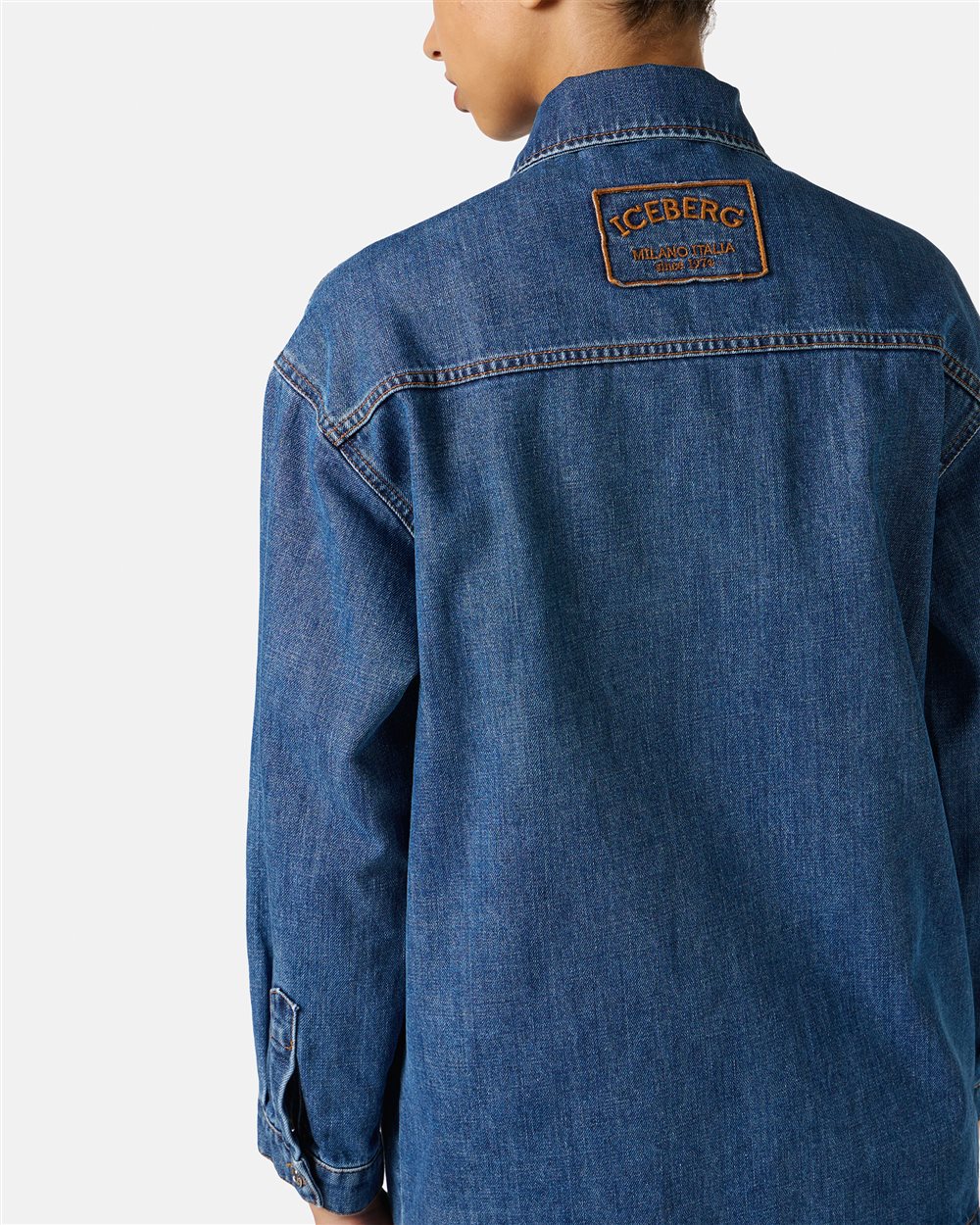 Giubbotto regular fit in denim fisso color indaco con grafica laserata - Iceberg - Official Website