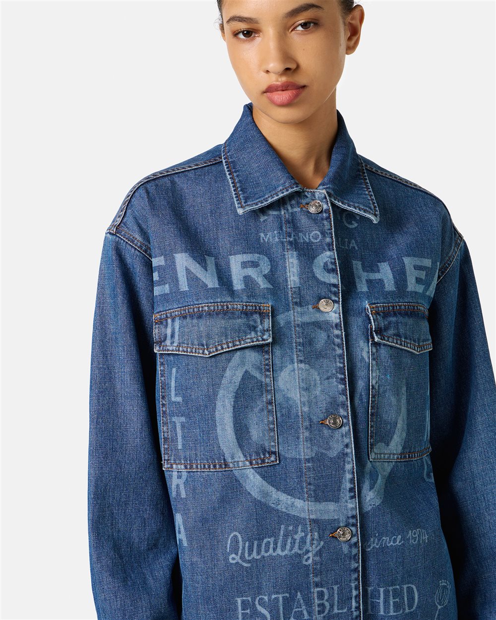 Giubbotto regular fit in denim fisso color indaco con grafica laserata - Iceberg - Official Website
