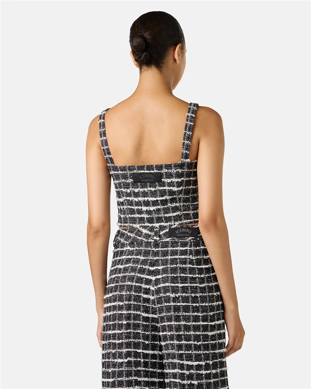 Slim-fit white and black checked top with shoulder straps in Chanel checkered fabric - Iceberg - Official Website