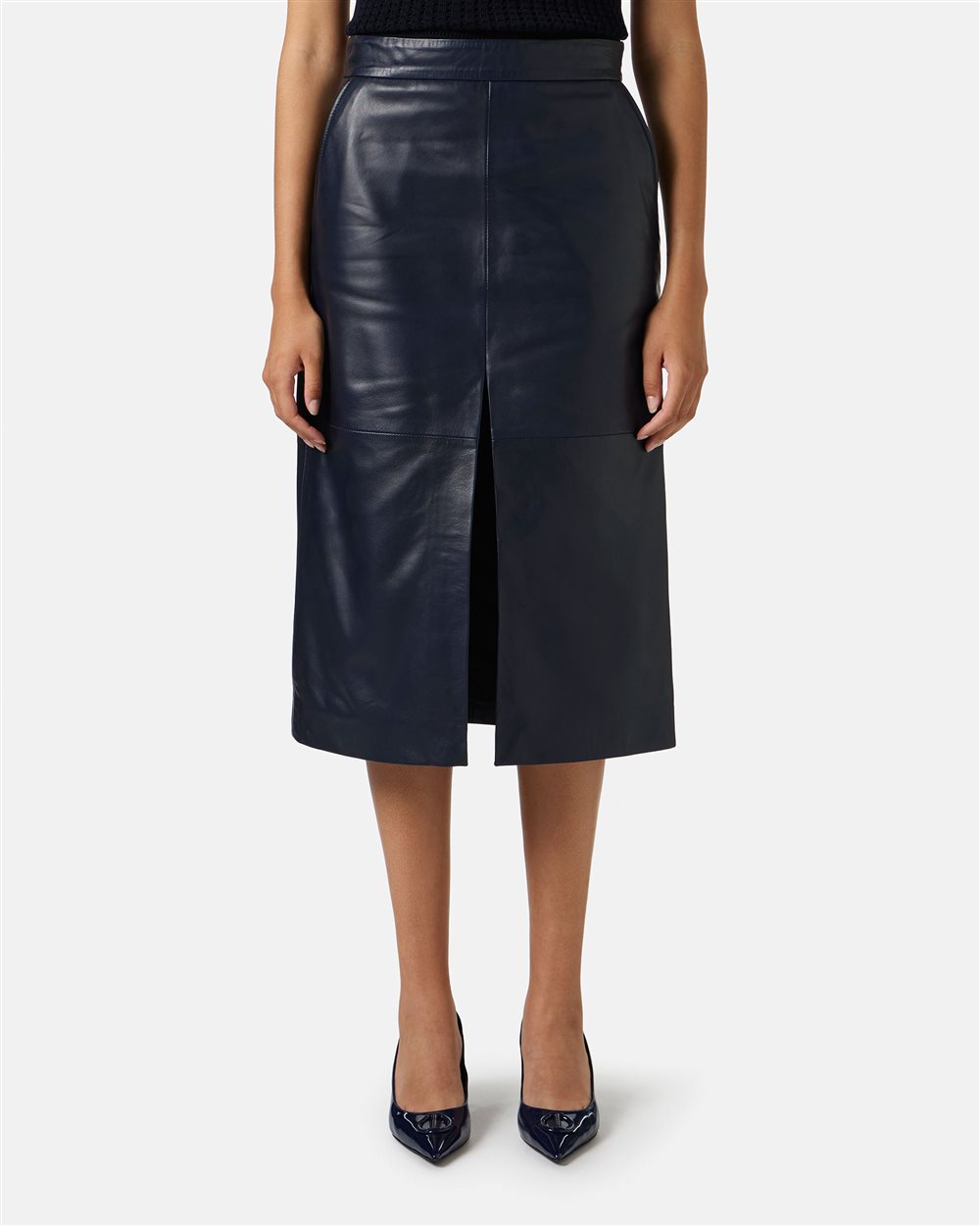 Longuette skirt in pelle blu con spacco e patch ricamato Iceberg Milano Italia - Iceberg - Official Website