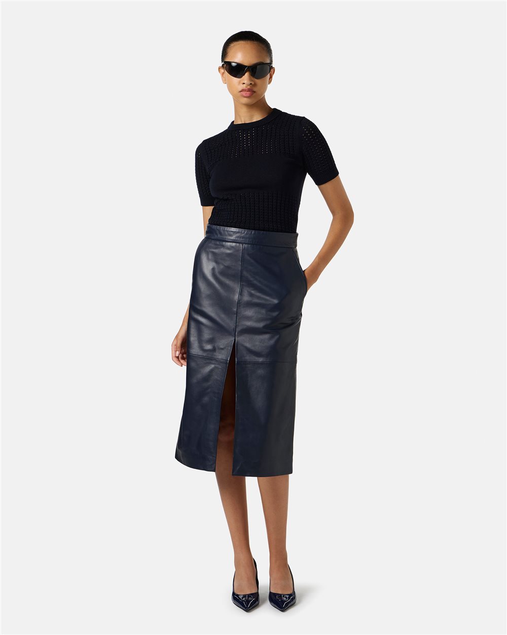 Longuette skirt in pelle blu con spacco e patch ricamato Iceberg Milano Italia - Iceberg - Official Website