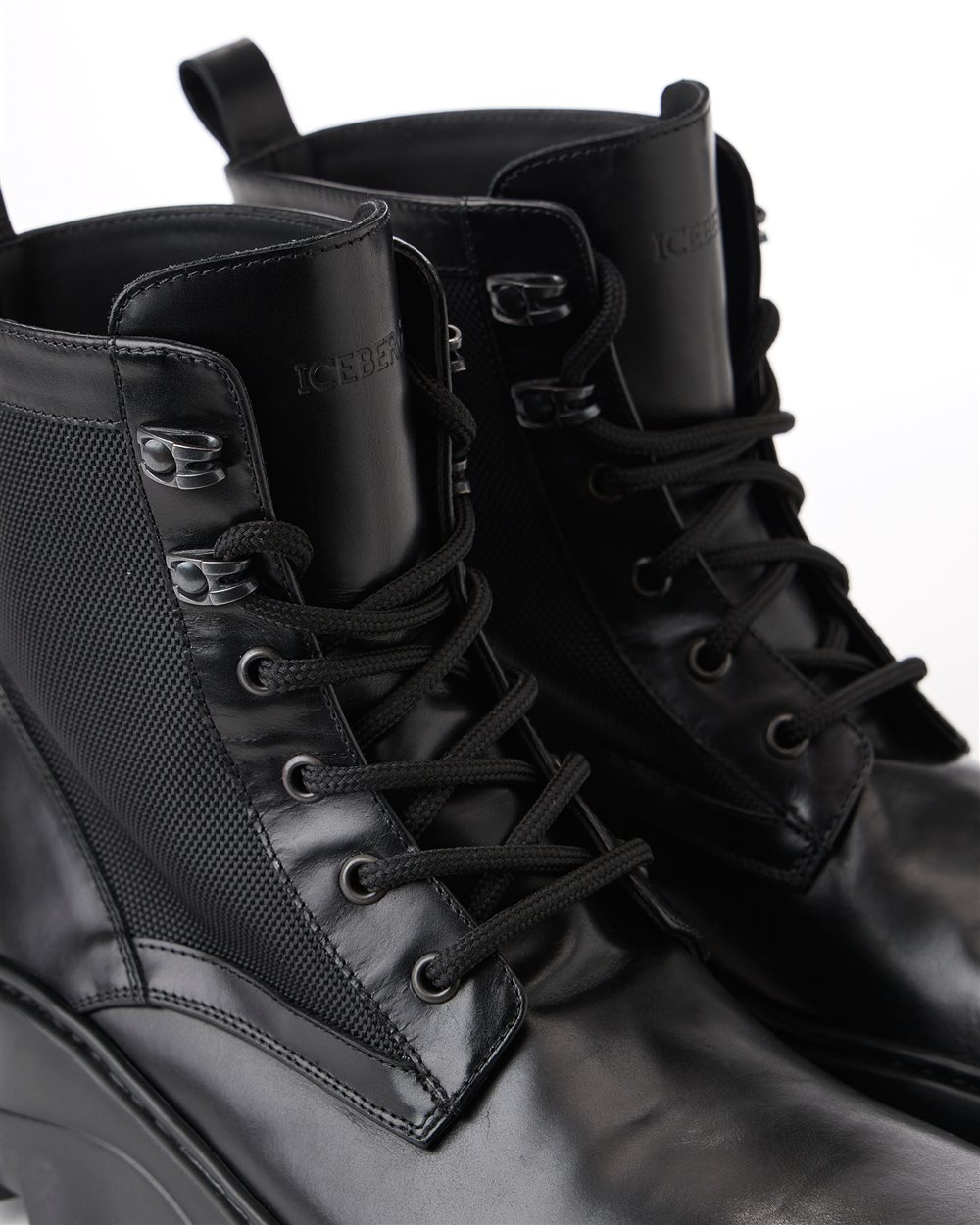 Leather thigh-high boots with XL grooved sole - Iceberg - Official Website