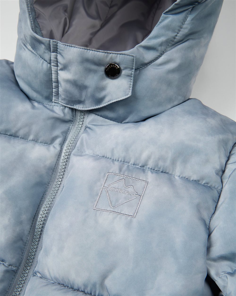 Charcoal Gray Horizontally Quilted Jacket with Hood - Iceberg - Official Website