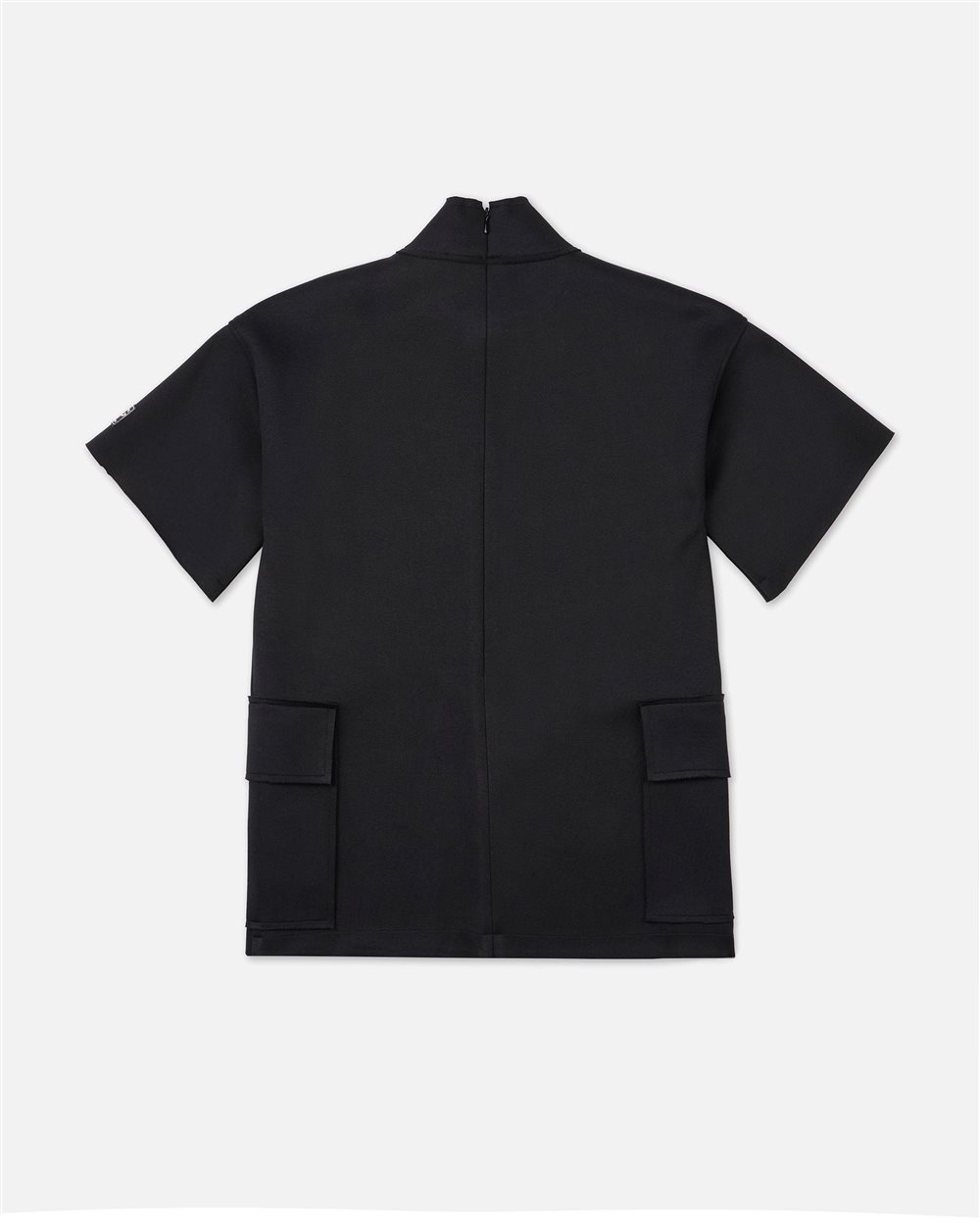 Ein schwarzes Hemdblusenkleid mit einem langen Hemd-ähnlichen Effekt - Iceberg - Official Website