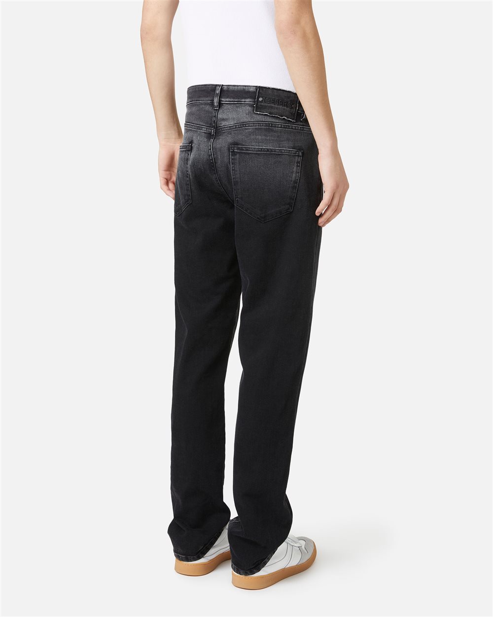 Regular fit 5-pocket jeans: lived-in black, urban spirit - Iceberg - Official Website