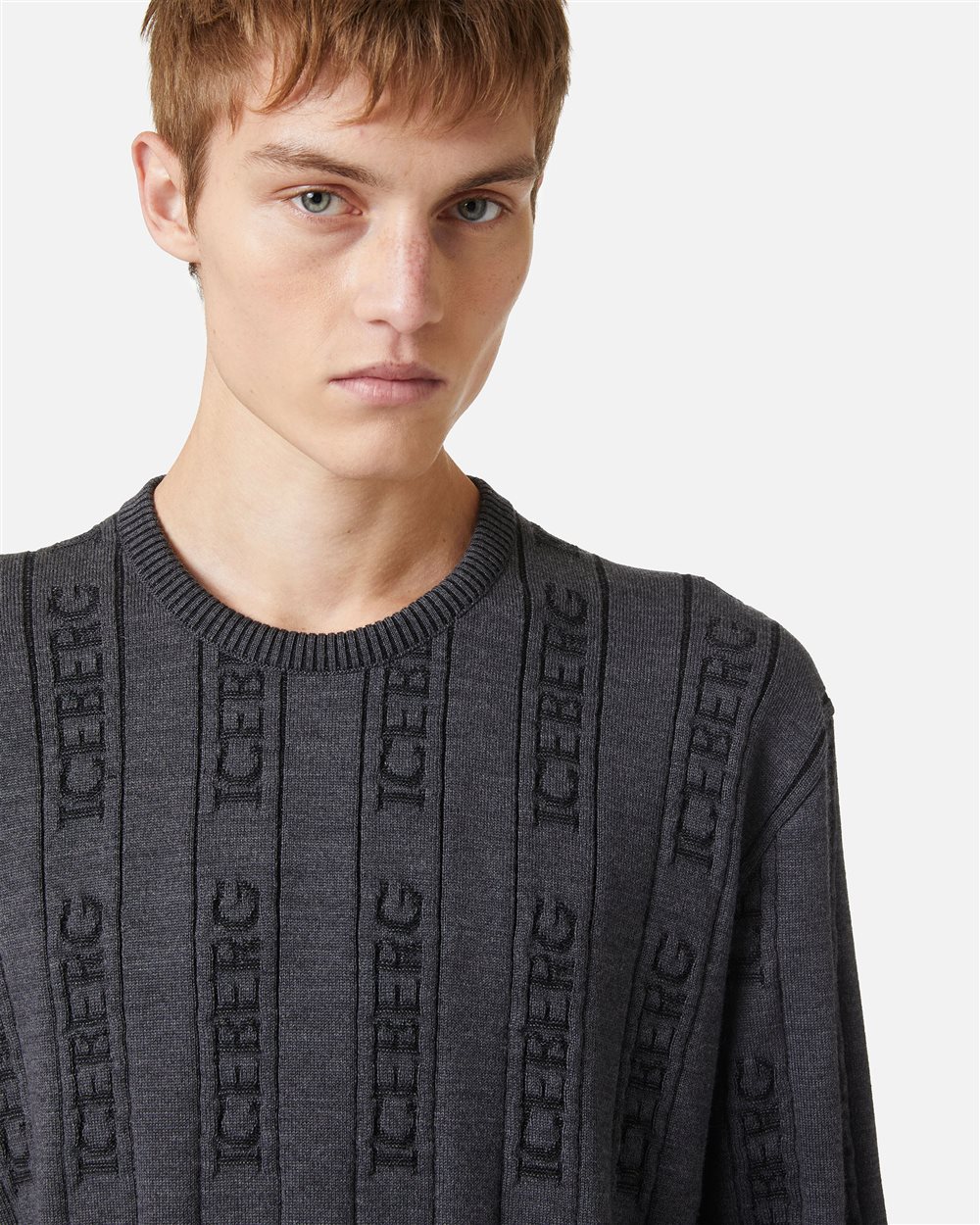 Crewneck Sweater in Anthracite Melange in Extrafine Merino Wool - Iceberg - Official Website