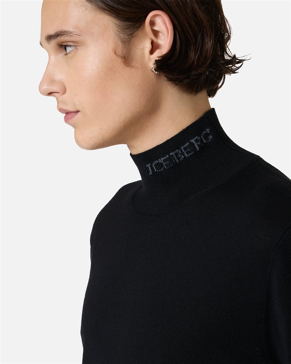 Black slim fit turtleneck sweater in merino with contrasting Iceberg logo - Iceberg - Official Website