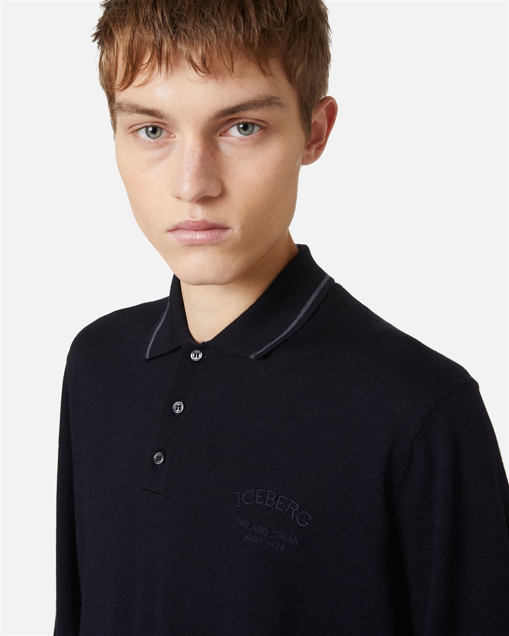 Classic blue polo in extra-fine merino with custom embroidery - Iceberg - Official Website