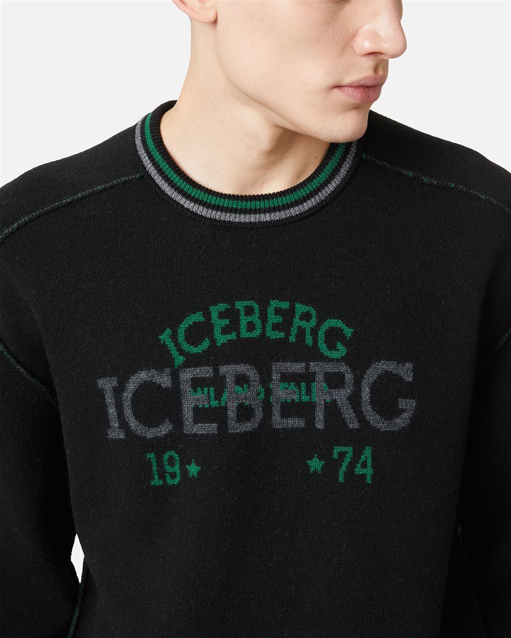 New regular fit crew neck sweater in black extra-fine merino - Iceberg - Official Website