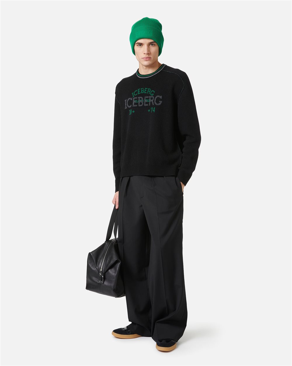 New regular fit crew neck sweater in black extra-fine merino - Iceberg - Official Website