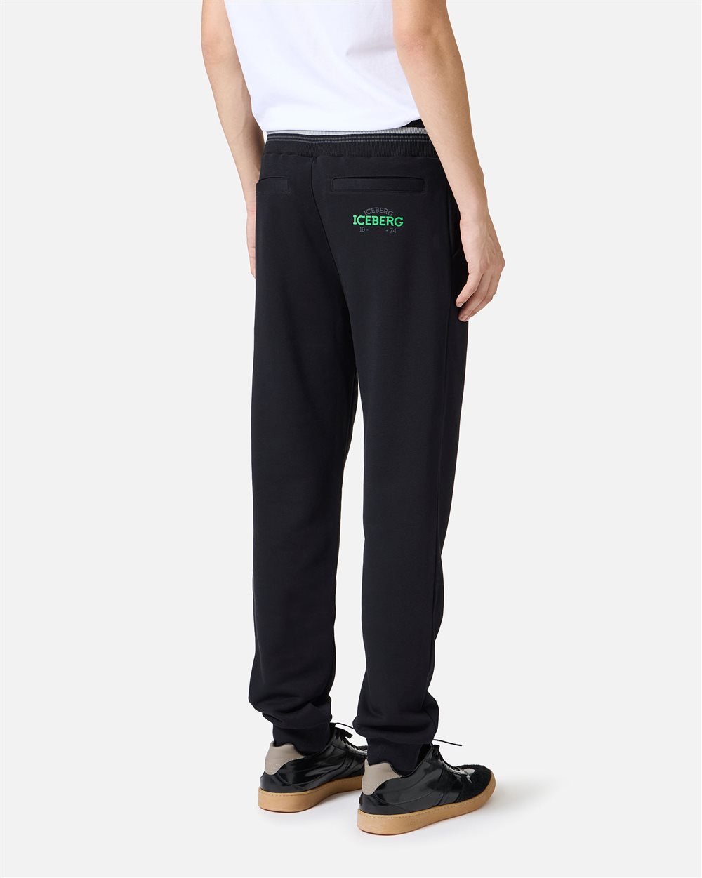 Dark black jogger in sustainable fleece with embossed Iceberg logo - Iceberg - Official Website