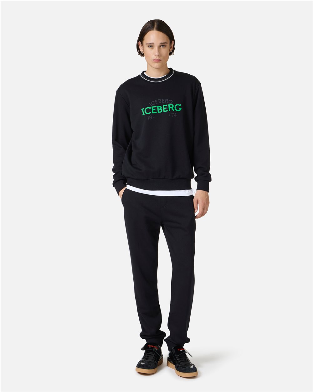 Dark black jogger in sustainable fleece with embossed Iceberg logo - Iceberg - Official Website