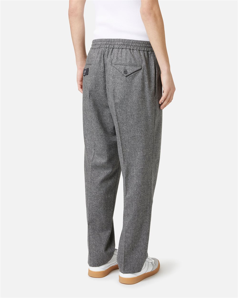 Jogging fit formale in bouclé leggero: l'equilibrio perfetto tra comfort e sartorialità - Iceberg - Official Website