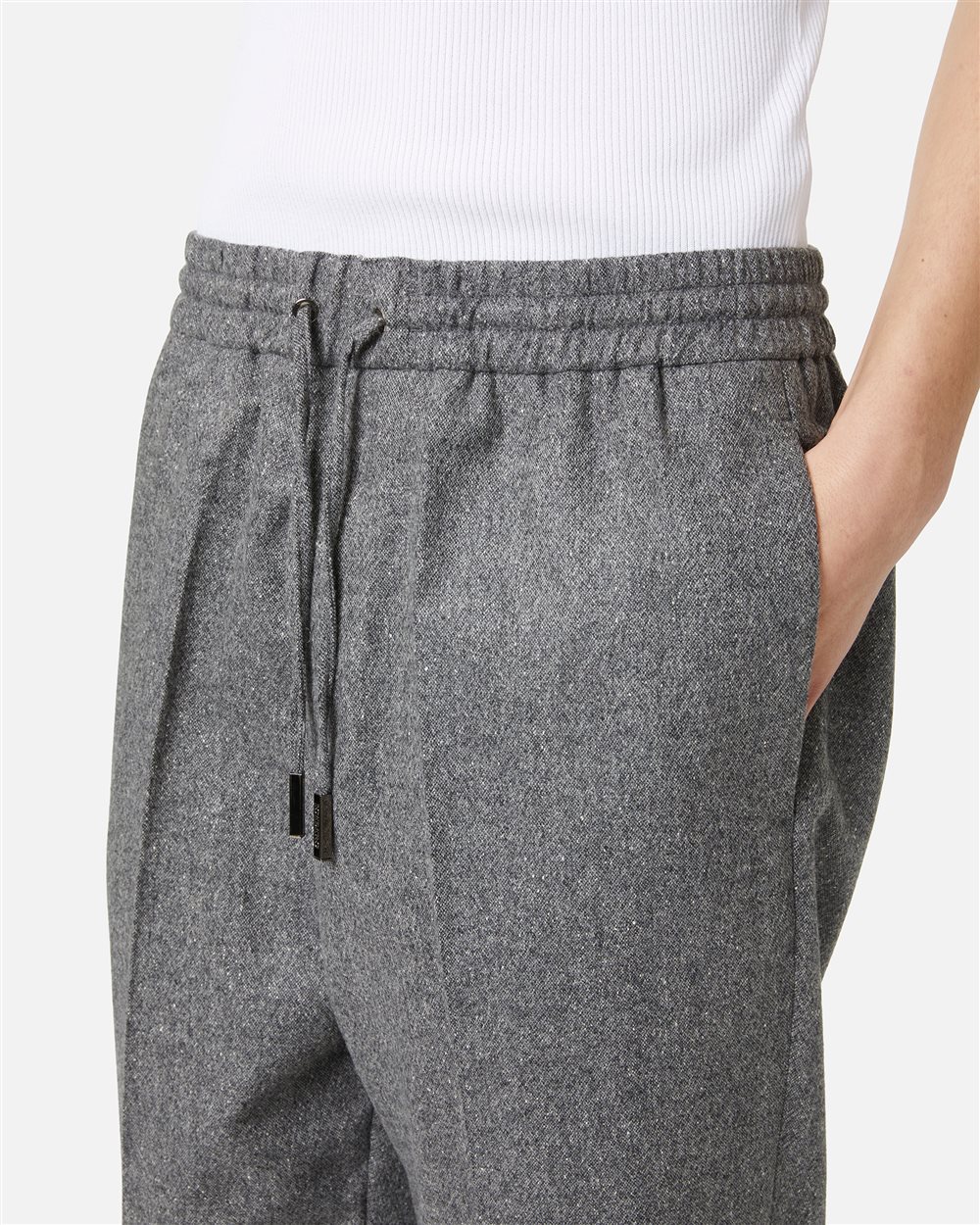 Jogging fit formale in bouclé leggero: l'equilibrio perfetto tra comfort e sartorialità - Iceberg - Official Website