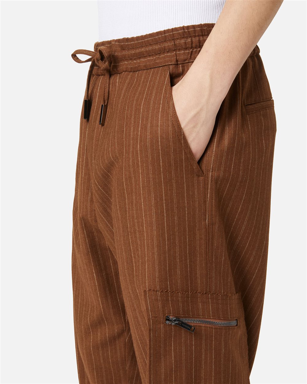 Cargo fit trousers with pinstripe, hazelnut background and grey stripe - Iceberg - Official Website