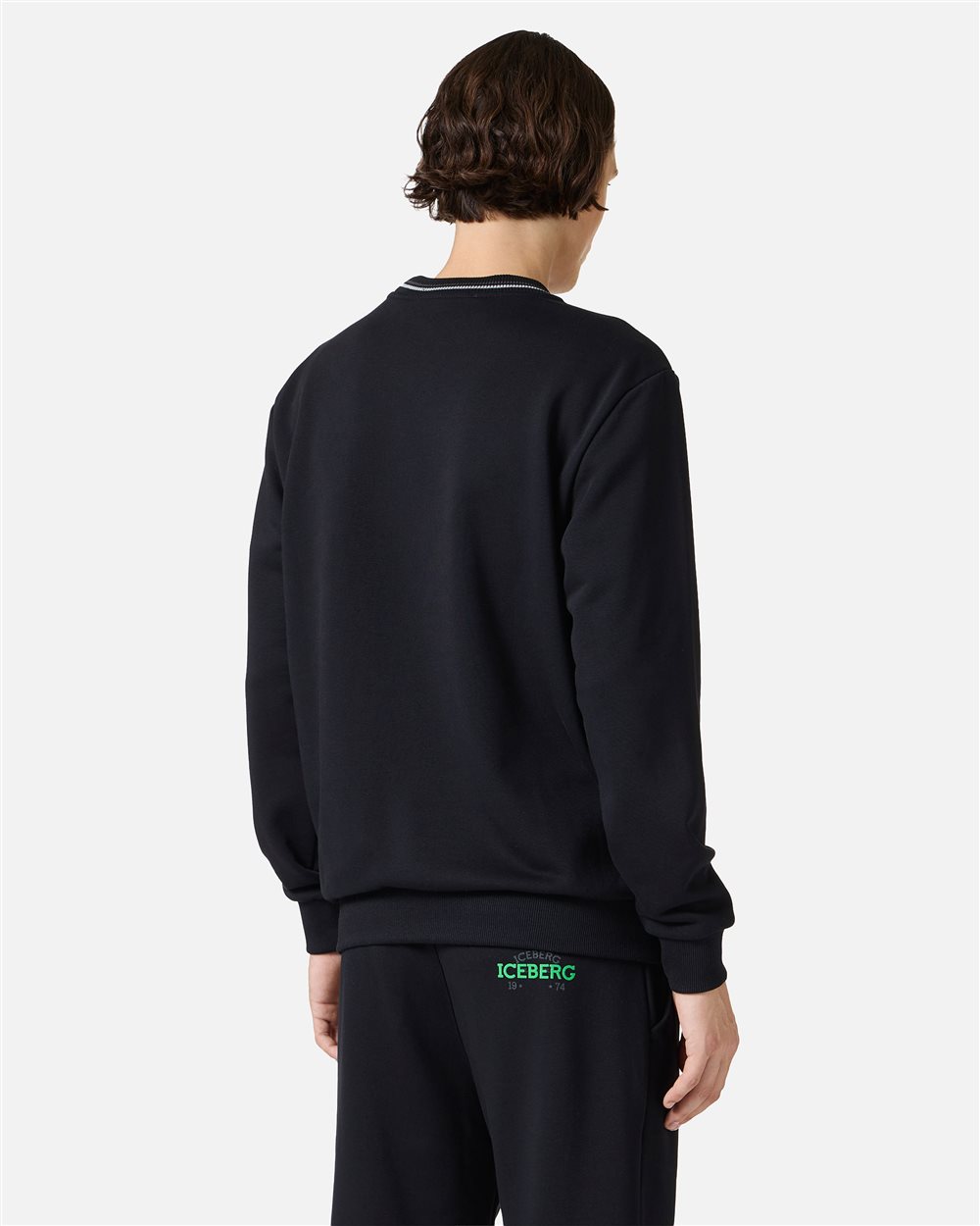 Slim fit black crewneck in sustainable fleece - Iceberg - Official Website