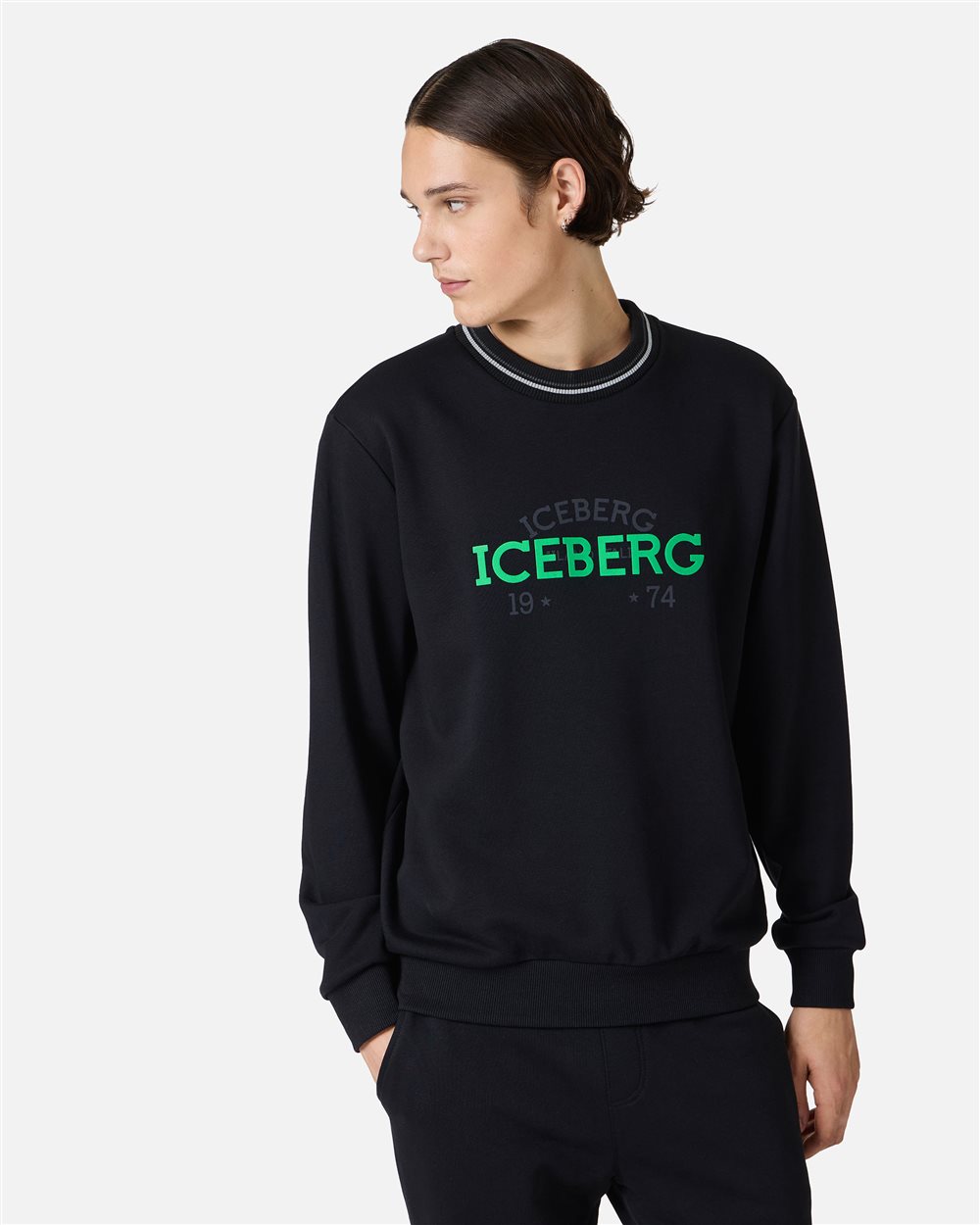 Slim fit black crewneck in sustainable fleece - Iceberg - Official Website