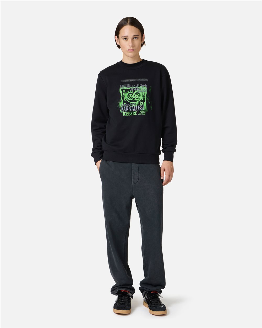 Felpa girocollo slim fit nera con stampe e ricami di SpongeBob - Iceberg - Official Website