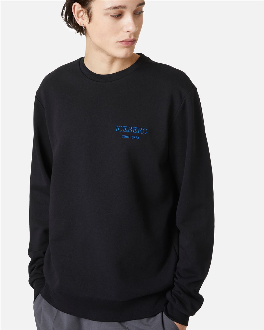 Regular fit black crewneck sweatshirt with embroidered institutional Iceberg logo - Iceberg - Official Website