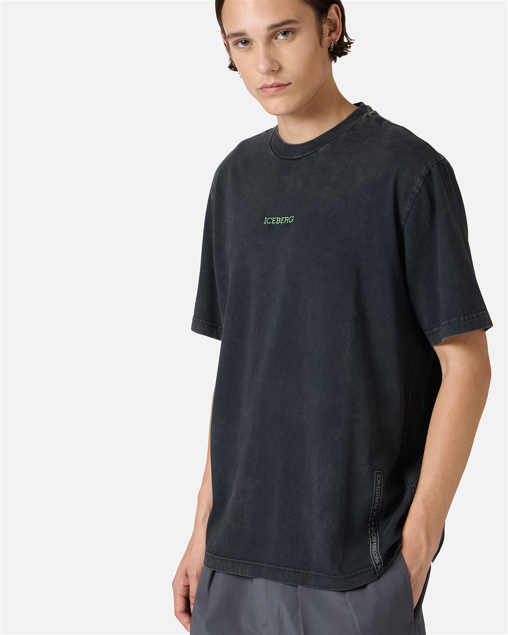 Regular-fit black T-shirt in garment-dyed jersey with SpongeBob details - Iceberg - Official Website