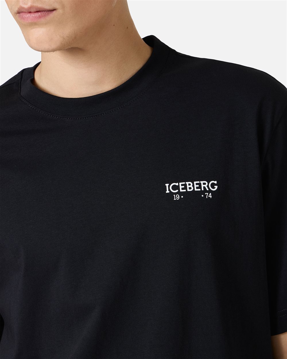 Regular fit black white T-shirt with embossed Iceberg logo print - Iceberg - Official Website