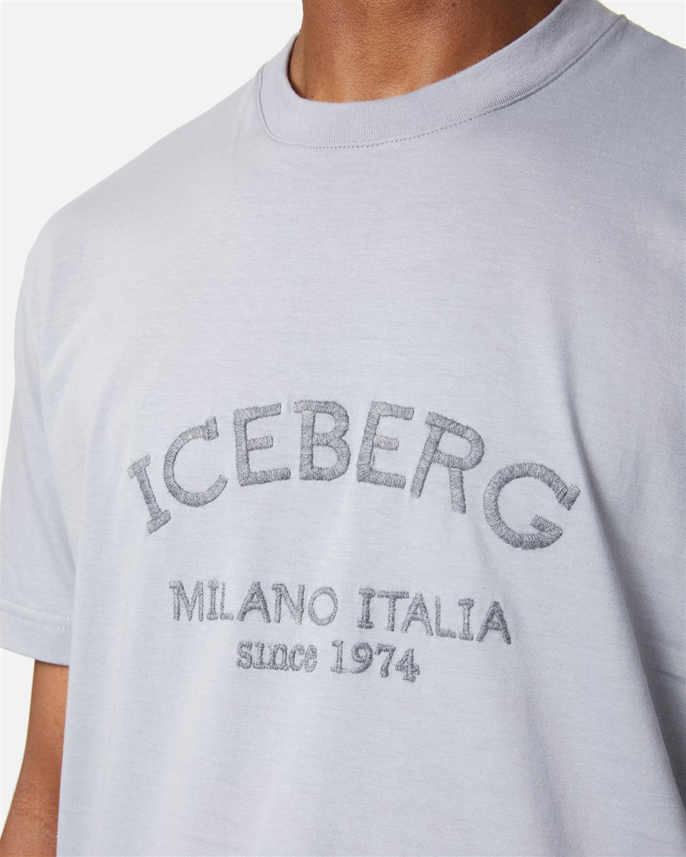 Light grey regular fit T-shirt with Iceberg Milano Italia embroidery in wool thread - Iceberg - Official Website