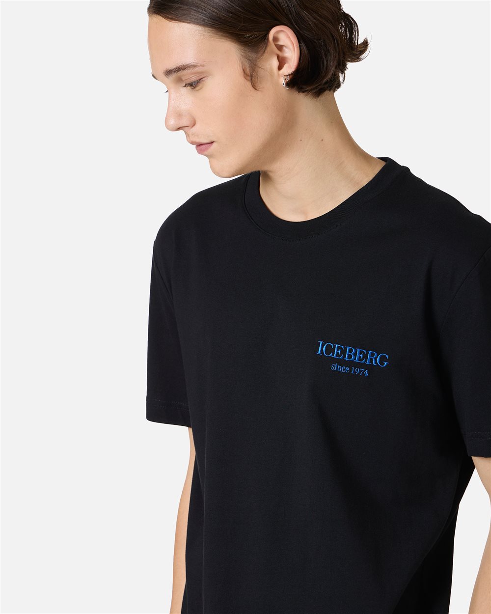 Classic regular fit black T-shirt in cotton jersey with embroidered Iceberg logo - Iceberg - Official Website
