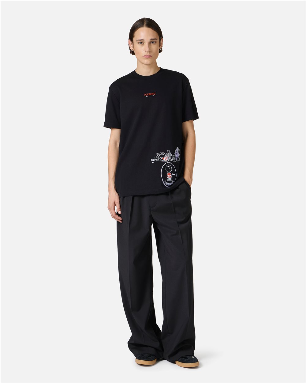 Regular fit black T-shirt in compact jersey with mix of Peanuts prints and embroidery - Iceberg - Official Website