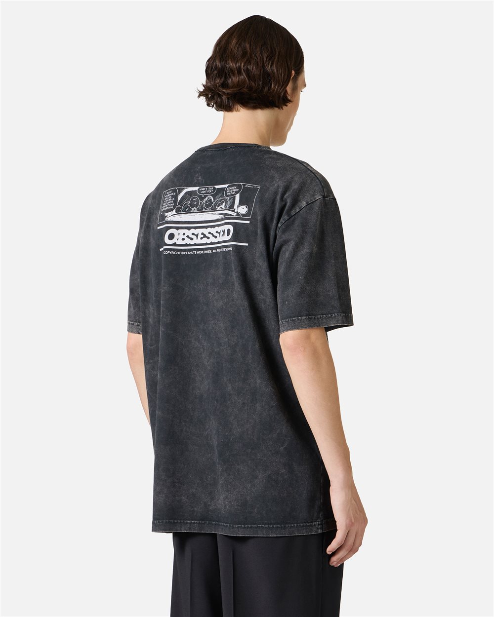 Relaxed style, graphic attitude: the black Peanuts T-shirt - Iceberg - Official Website
