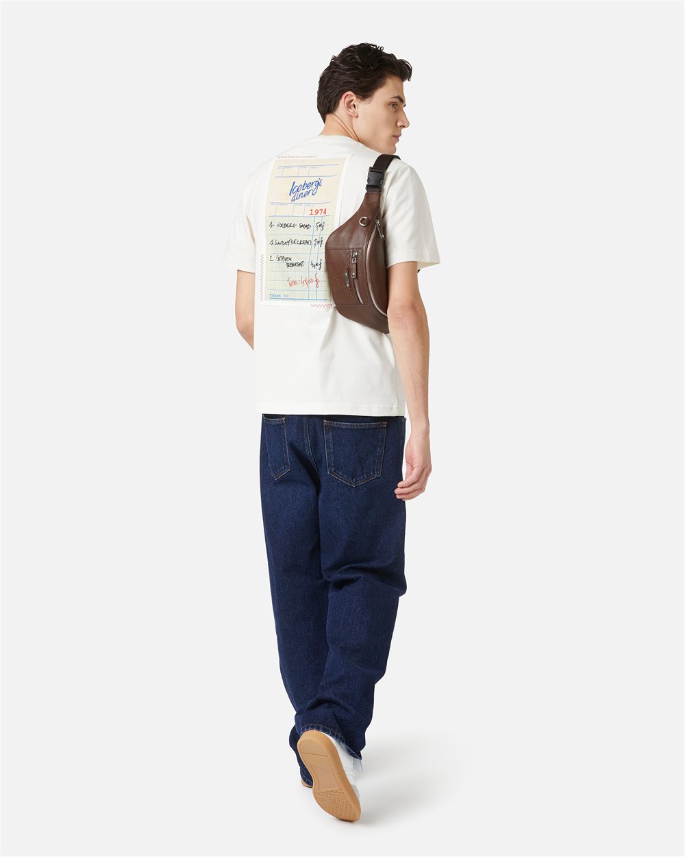 Iconica e contemporanea: la T-shirt Iceberg Dinner in vaniglia - Iceberg - Official Website