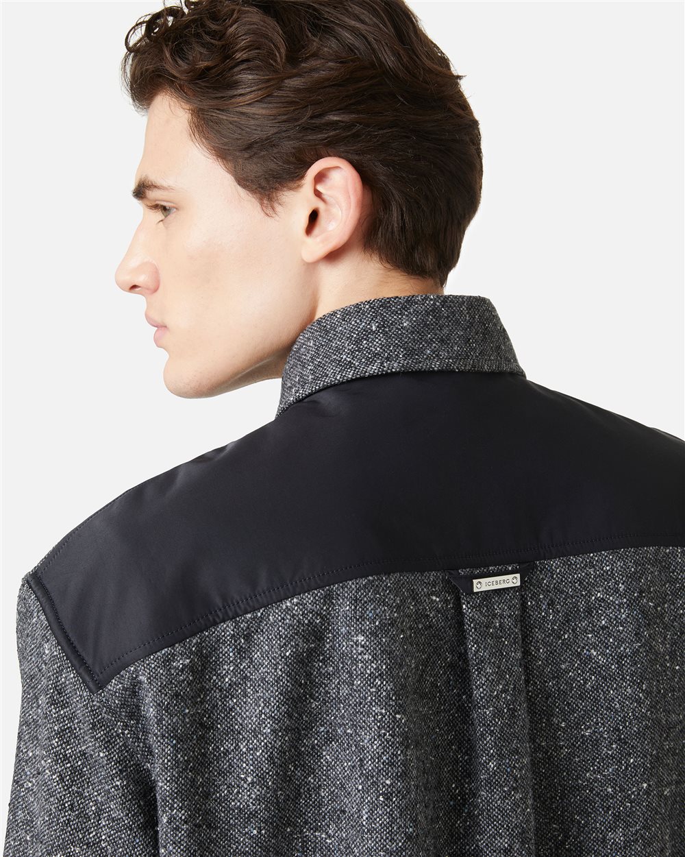 Utility Couture: Das Oversize-Shirt im Materialmix - Iceberg - Official Website