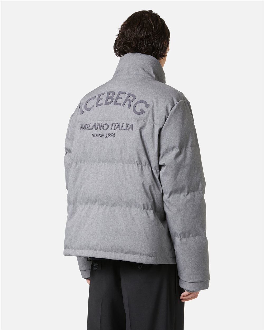 Essential Attitude: die kurze Daunenjacke aus Melange-Nylon - Iceberg - Official Website