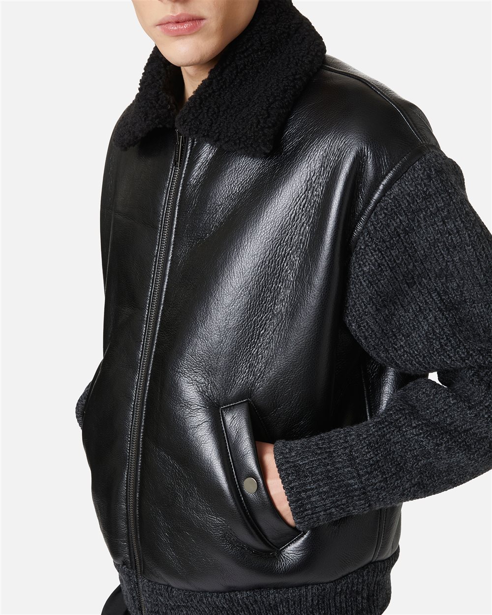 Giubbotto nero regular fit in mix di tessuti: design tecnico e raffinato - Iceberg - Official Website