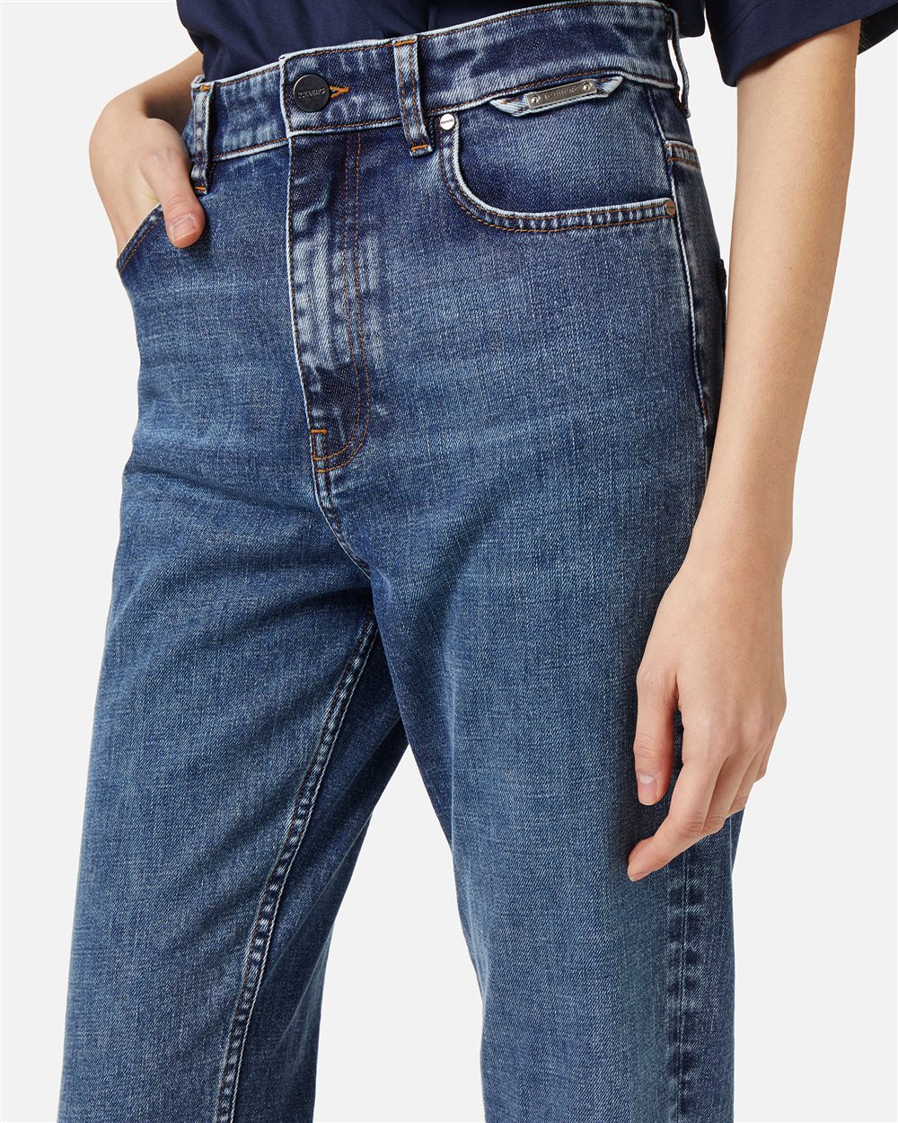 Indigo Mom Fit jeans in comfort stone wash denim - Iceberg - Official Website
