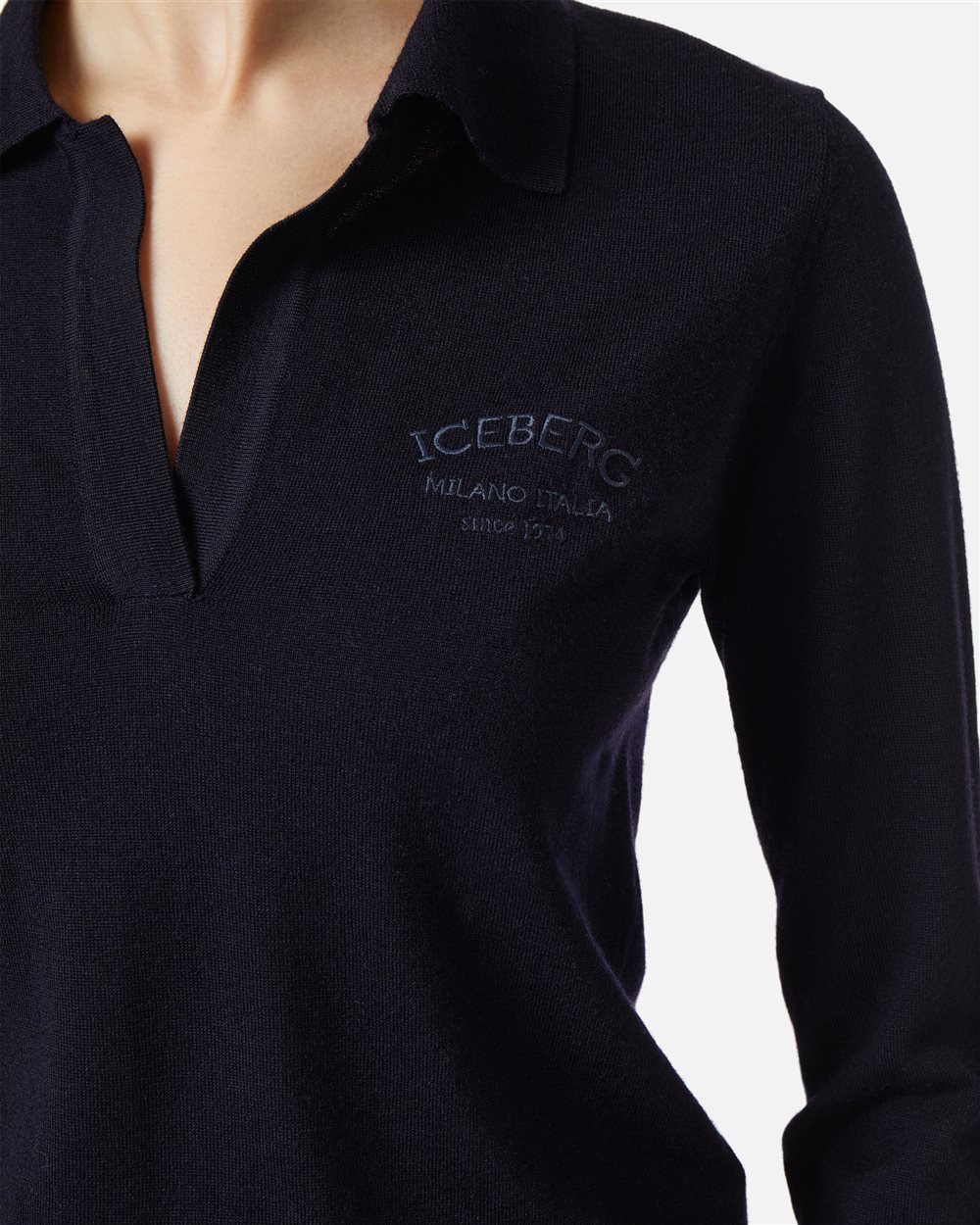 Polo blu a manica lunga in lana Merinos extrafine con logo Iceberg - Iceberg - Official Website