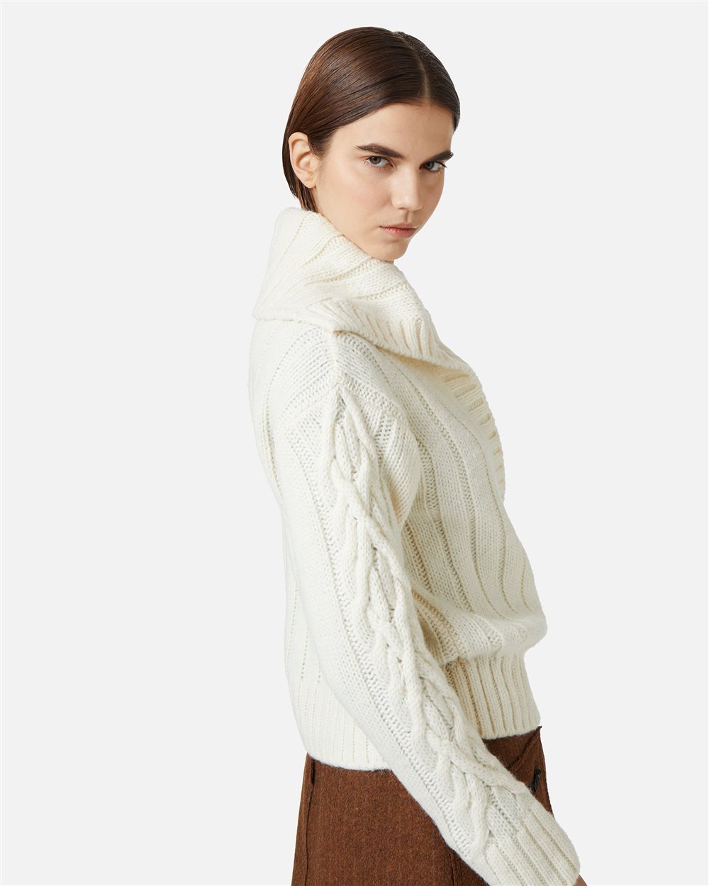 Wool and alpaca polo: three-dimensional texture and asymmetrical design - Iceberg - Official Website