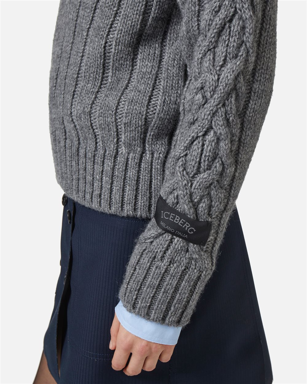 Wool and alpaca polo: three-dimensional texture and asymmetrical design - Iceberg - Official Website